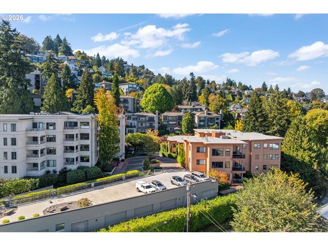 780 Nw WESTOVER Sq 3, Portland, OR 97210
