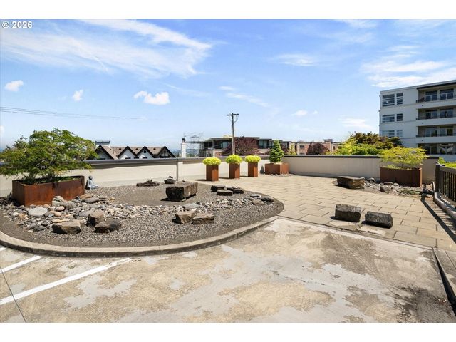 780 Nw WESTOVER Sq 3, Portland, OR 97210