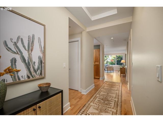 780 Nw WESTOVER Sq 3, Portland, OR 97210
