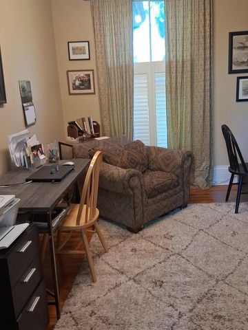 305 S Main Street, Versailles, KY 40383