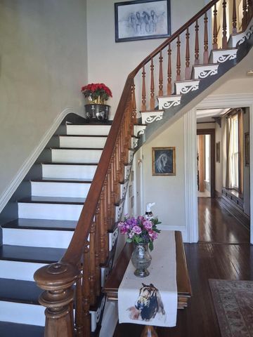 305 S Main Street, Versailles, KY 40383