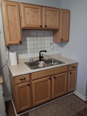 305 S Main Street, Versailles, KY 40383