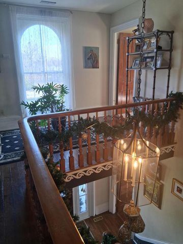 305 S Main Street, Versailles, KY 40383
