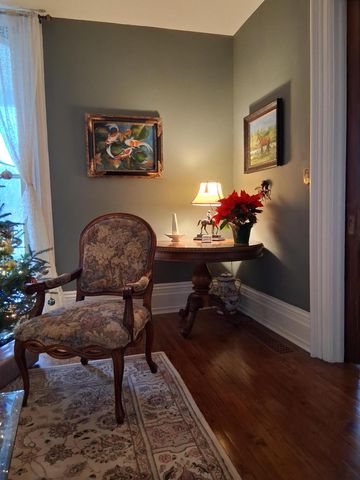 305 S Main Street, Versailles, KY 40383