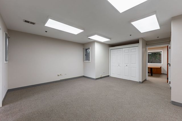 200 N Northwest Highway 100, Barrington, IL 60010