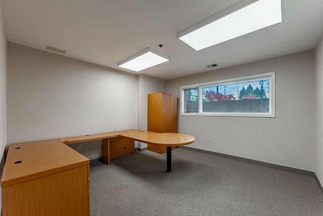 200 N Northwest Highway 100, Barrington, IL 60010