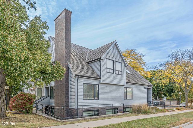 200 N Northwest Highway 100, Barrington, IL 60010