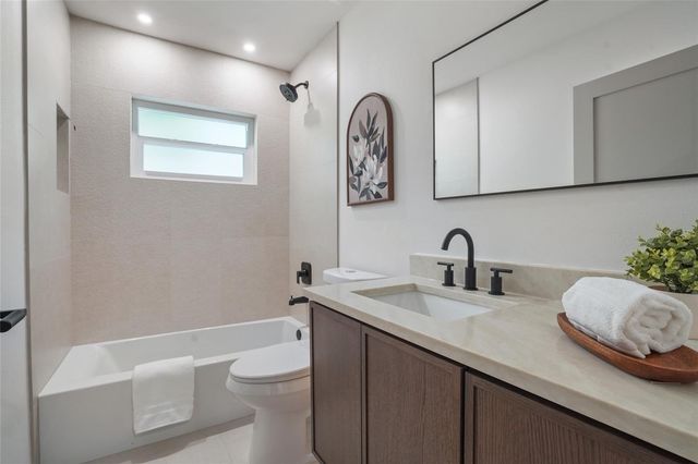 2370 ROBYN COURT, Dunedin, FL 34698