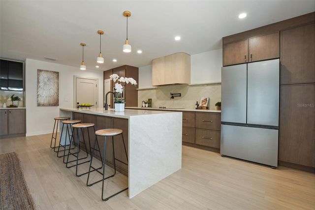 2370 ROBYN COURT, Dunedin, FL 34698