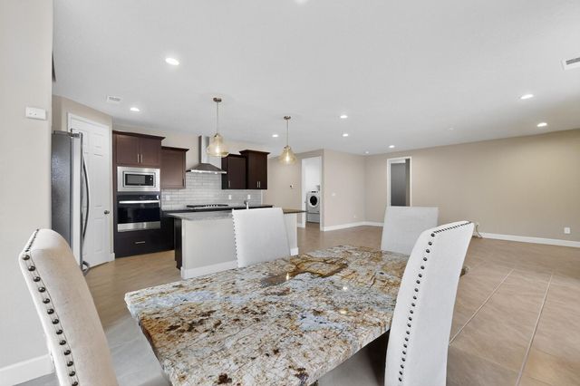 9105 Cambrils Drive NW, Albuquerque, NM 87114