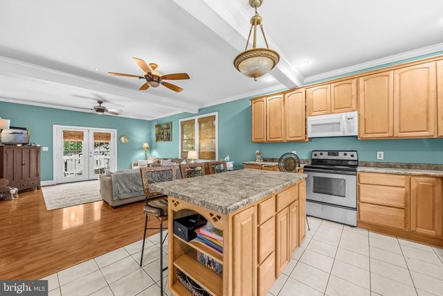 606 EDWARDS FERRY RD NE, Leesburg, VA 20176
