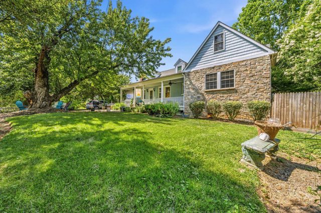 606 EDWARDS FERRY RD NE, Leesburg, VA 20176