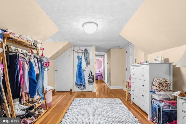606 EDWARDS FERRY RD NE, Leesburg, VA 20176