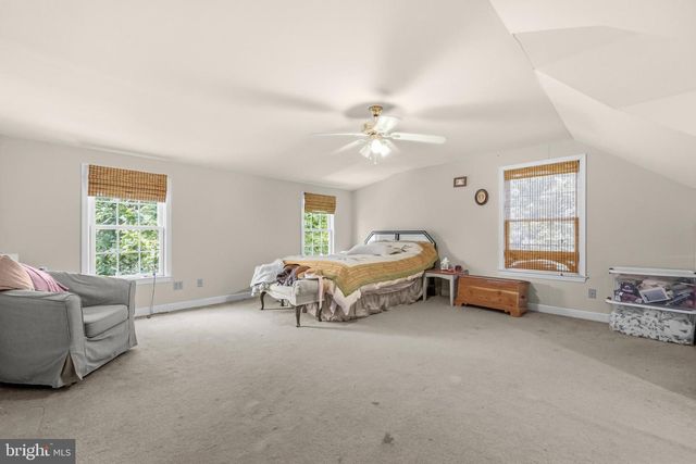 606 EDWARDS FERRY RD NE, Leesburg, VA 20176