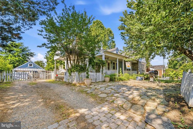 606 EDWARDS FERRY RD NE, Leesburg, VA 20176