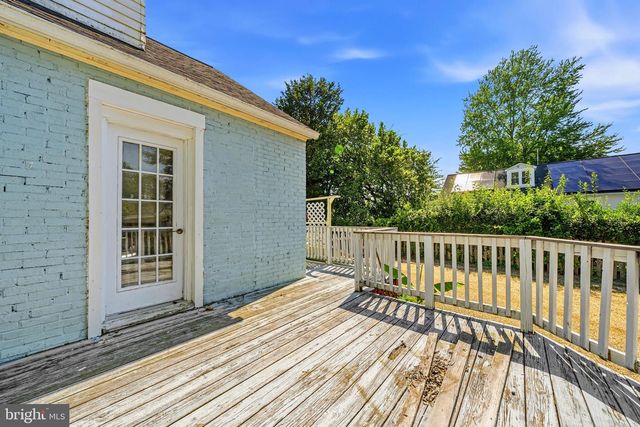 606 EDWARDS FERRY RD NE, Leesburg, VA 20176