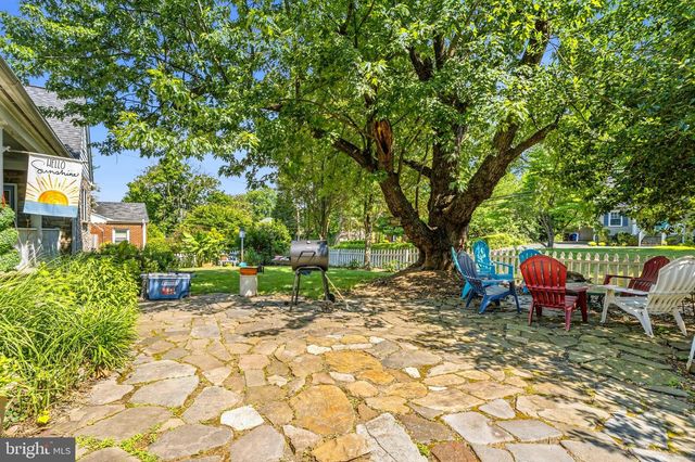 606 EDWARDS FERRY RD NE, Leesburg, VA 20176