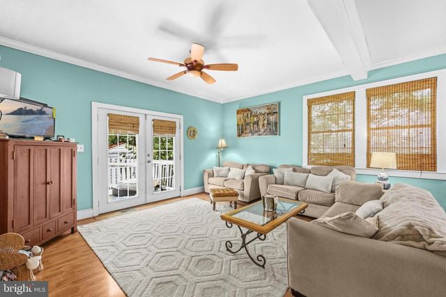 606 EDWARDS FERRY RD NE, Leesburg, VA 20176