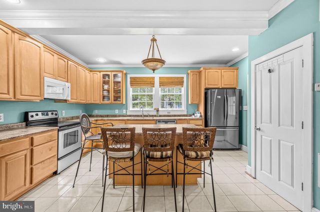 606 EDWARDS FERRY RD NE, Leesburg, VA 20176