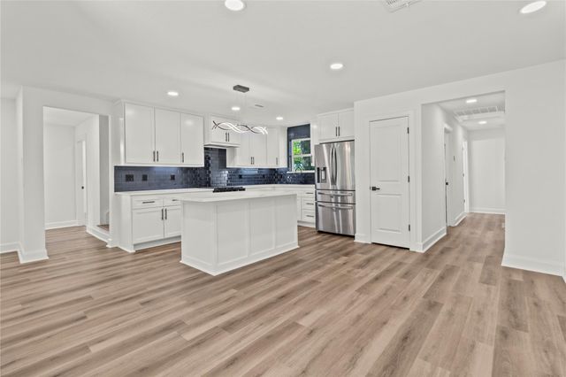 3030 Roe Drive, Houston, TX 77087