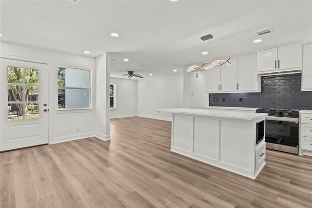 3030 Roe Drive, Houston, TX 77087