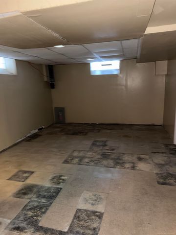 5566 LAKEPOINTE S S. CHANDLER PARK Street, Detroit, MI 48224