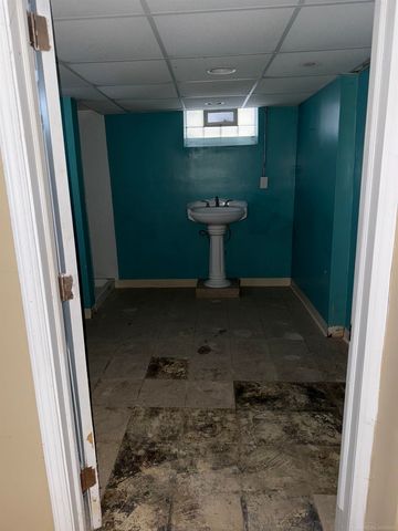 5566 LAKEPOINTE S S. CHANDLER PARK Street, Detroit, MI 48224