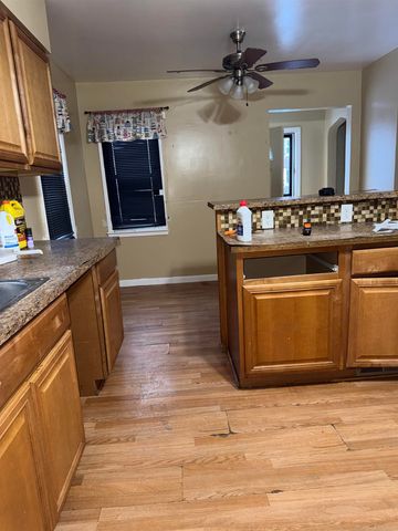 5566 LAKEPOINTE S S. CHANDLER PARK Street, Detroit, MI 48224