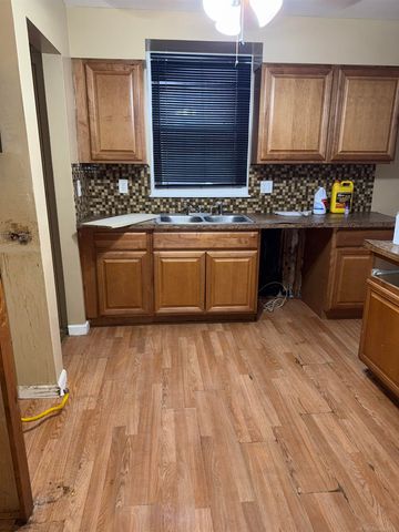 5566 LAKEPOINTE S S. CHANDLER PARK Street, Detroit, MI 48224