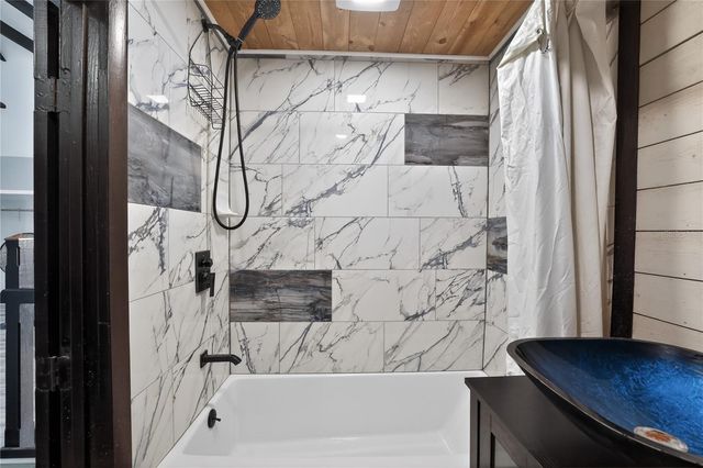 8111 N MOBLEY ROAD, Odessa, FL 33556