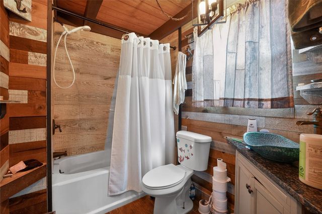 8111 N MOBLEY ROAD, Odessa, FL 33556