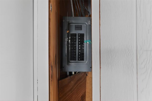 8111 N MOBLEY ROAD, Odessa, FL 33556