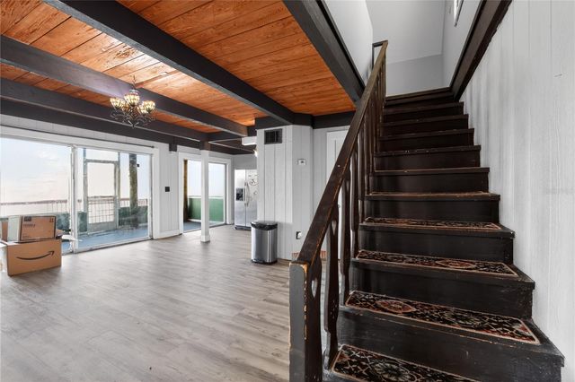 8111 N MOBLEY ROAD, Odessa, FL 33556