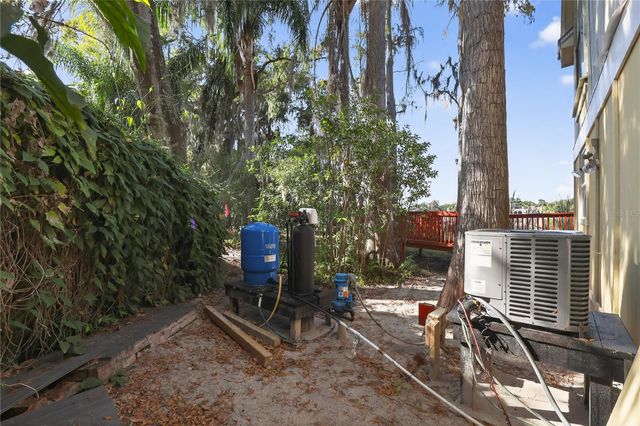 8111 N MOBLEY ROAD, Odessa, FL 33556