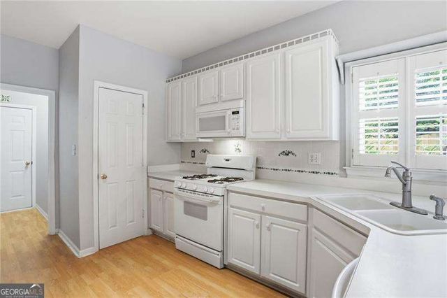 3923 Concord Walk Drive SE, Smyrna, GA 30082