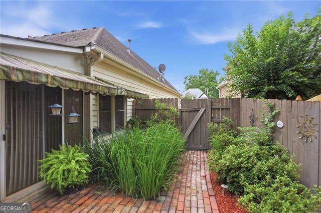 3923 Concord Walk Drive SE, Smyrna, GA 30082