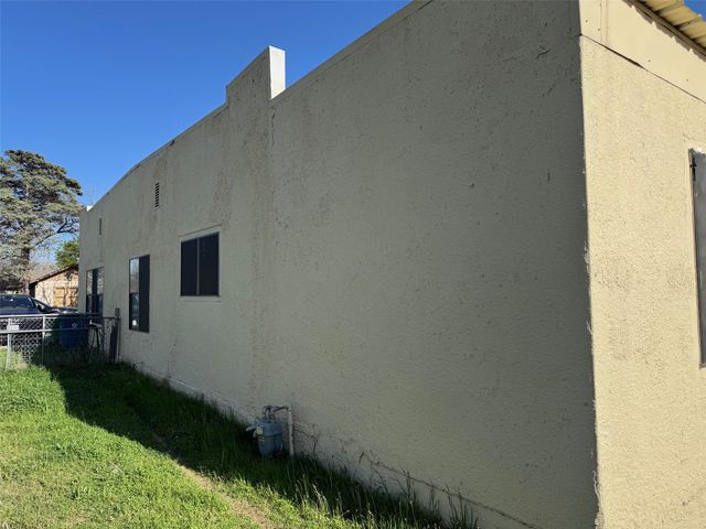 707 N River Street, Seymour, TX 76380