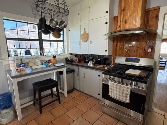 707 N River Street, Seymour, TX 76380