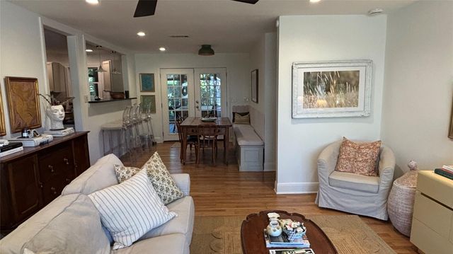 2012 De Verne ST, Austin, TX 78704