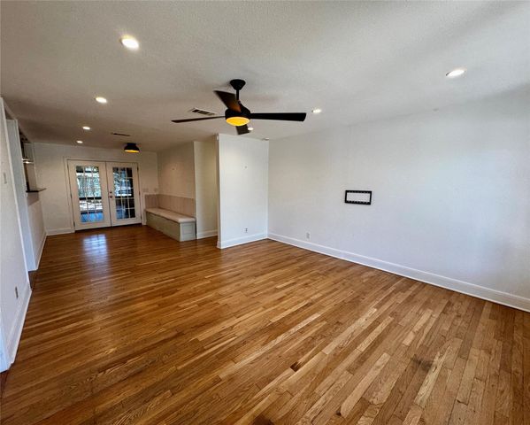 2012 De Verne ST, Austin, TX 78704