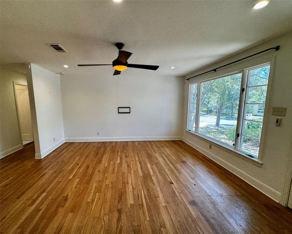 2012 De Verne ST, Austin, TX 78704