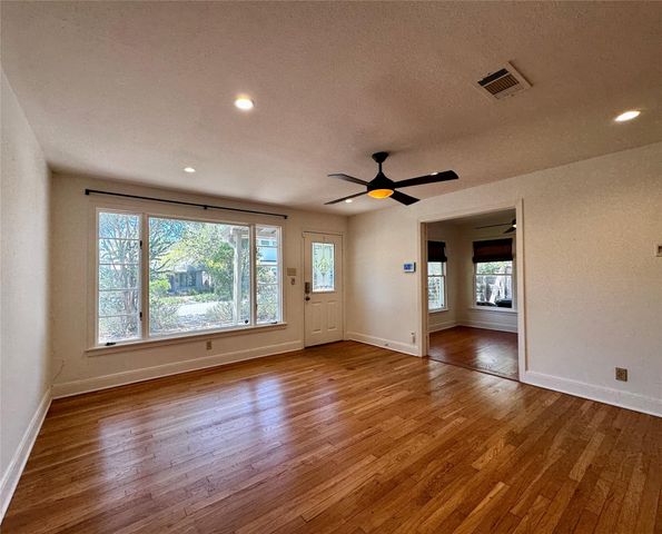 2012 De Verne ST, Austin, TX 78704