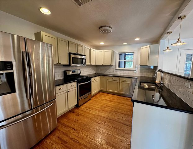 2012 De Verne ST, Austin, TX 78704