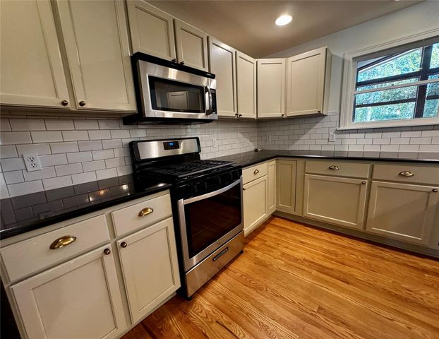 2012 De Verne ST, Austin, TX 78704
