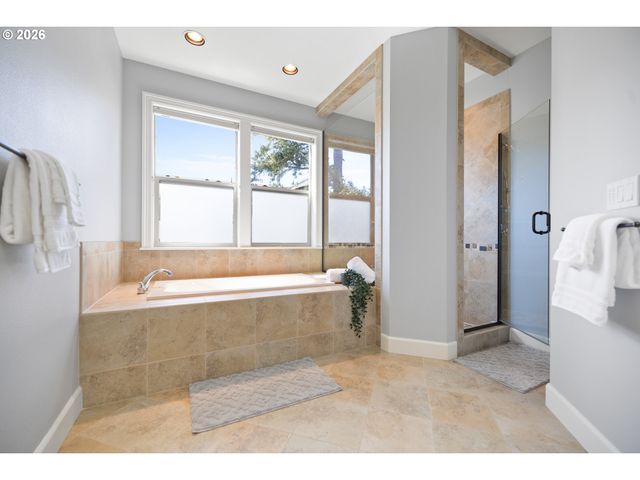 1347 Nw 114TH Ave, Portland, OR 97229