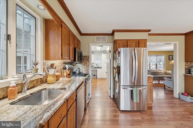 2 BEECH PL, West Deptford, NJ 08096