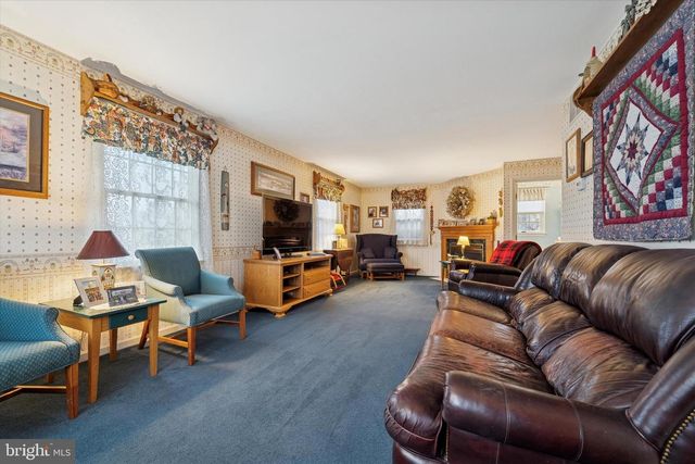 2 BEECH PL, West Deptford, NJ 08096