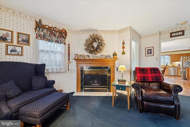 2 BEECH PL, West Deptford, NJ 08096