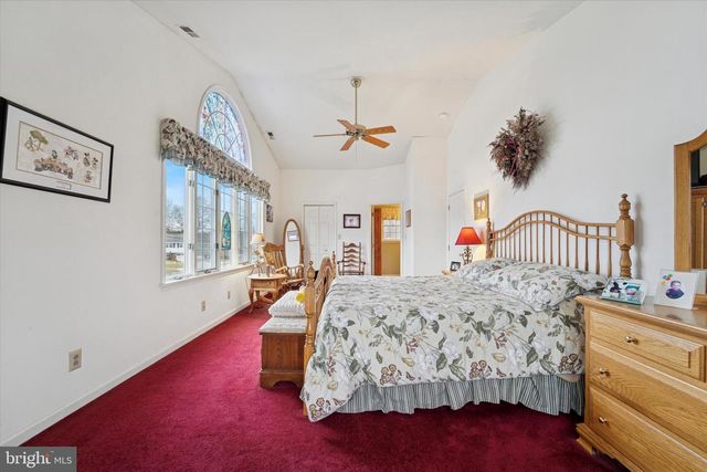 2 BEECH PL, West Deptford, NJ 08096