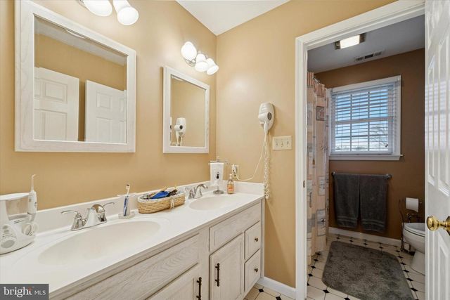 2 BEECH PL, West Deptford, NJ 08096